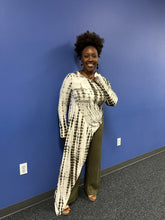 Load image into Gallery viewer, DRAPED EDGE TOP